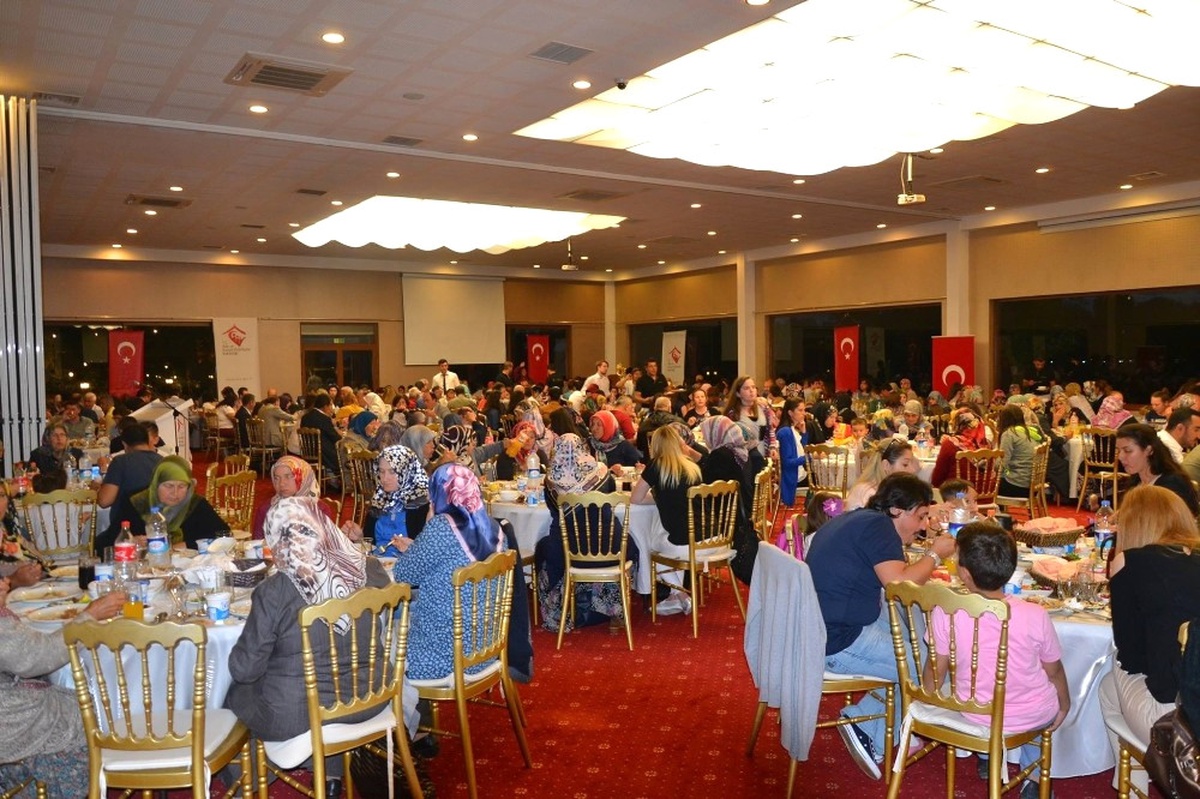 Aile ve Sosyal Politikalar İl Müdürlüğü\'nden Özel İftar Programı