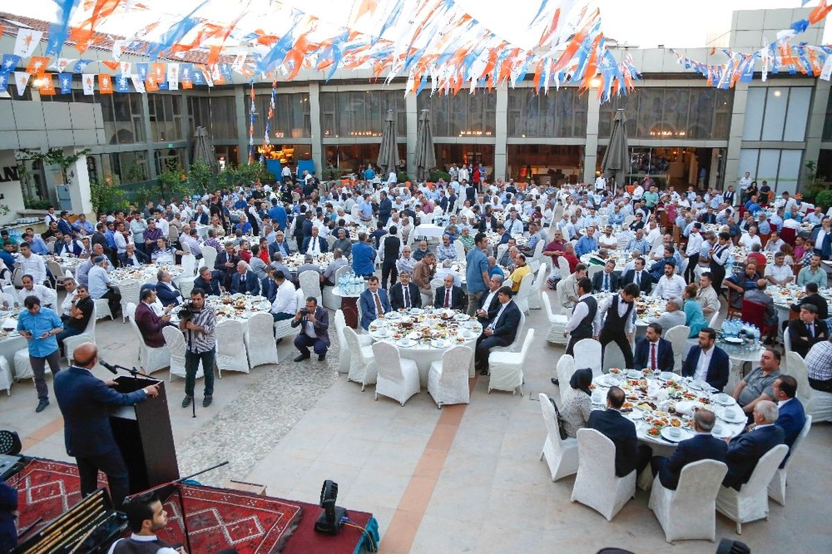 AK Parti Şehitkamil İlçe Başkanlığından İftar Yemeği