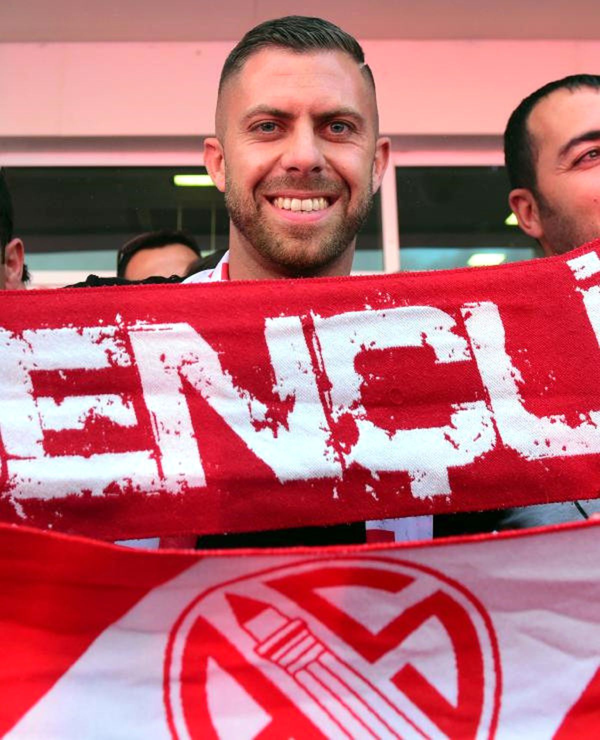 Antalyaspor Taraftarından Menez\'e Coşkulu Karşılama