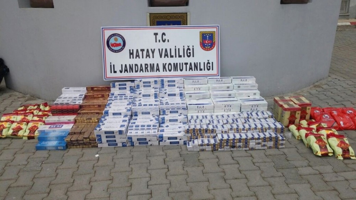 Araçlarından Kaçak Sigara Çıkan 22 Kişi Gözaltına Alındı