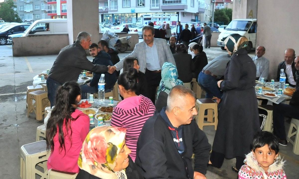 Başkan Akkaya\'dan Belediye Personeline İftar Yemeği