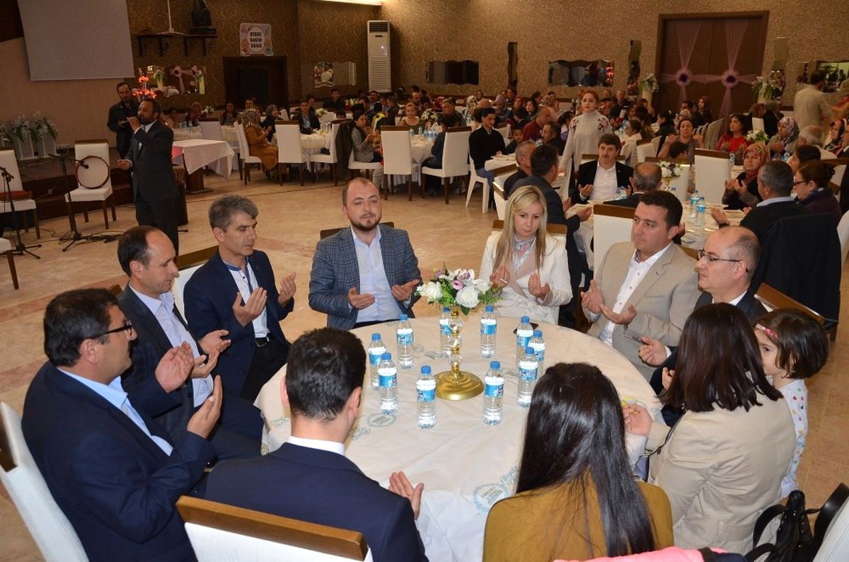 Başkan Bakıcı, Yeşilkent\'e Mahalle Konağı Müjdesi Verdi
