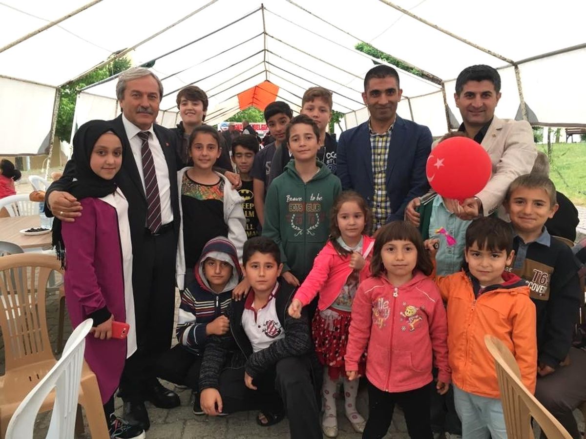 Başkan Şahin, Orucunu TOKİ Sakinleriyle Açtı