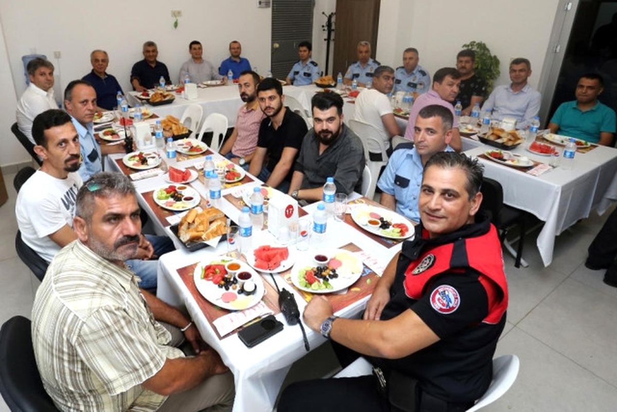 Başkan Tütüncü, Sahurunu Mehmetçik ile Yaptı
