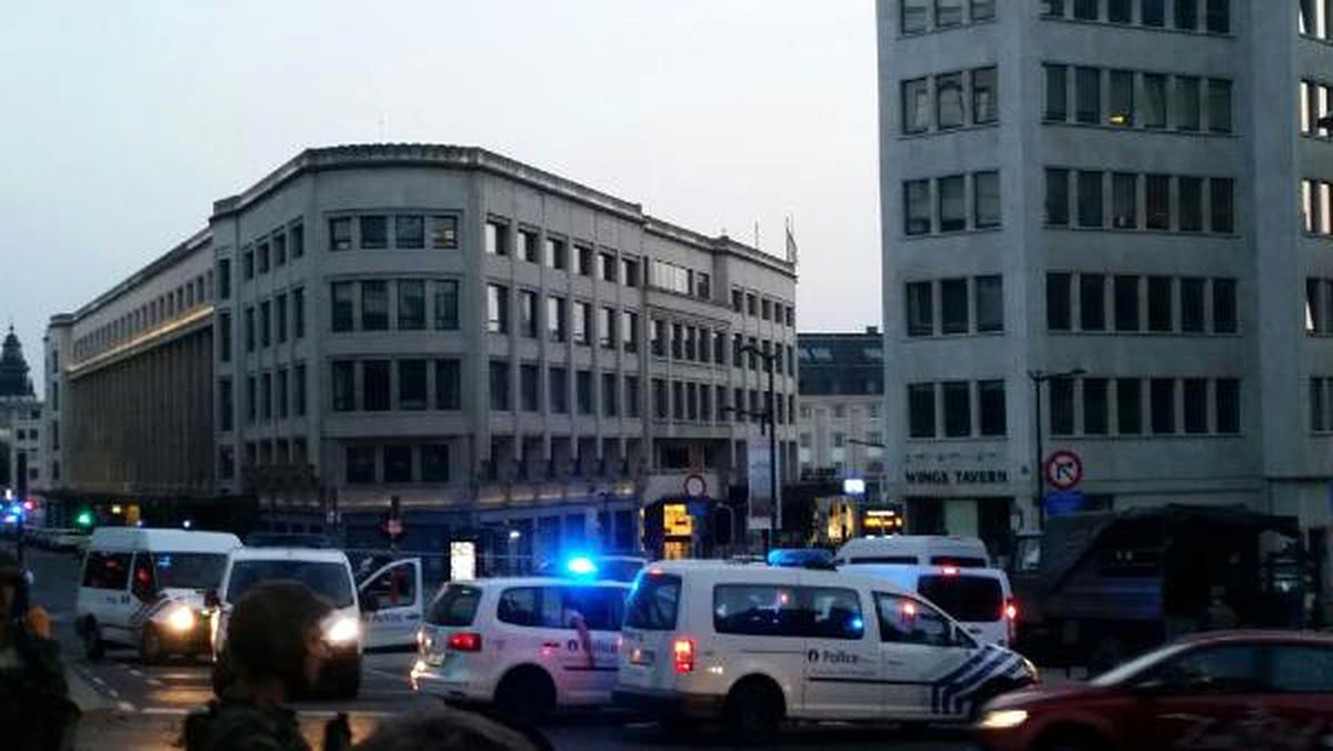 Brüksel\'de Canlı Bomba Yelekli Şahıs Etkisiz Hale Getirildi (3)