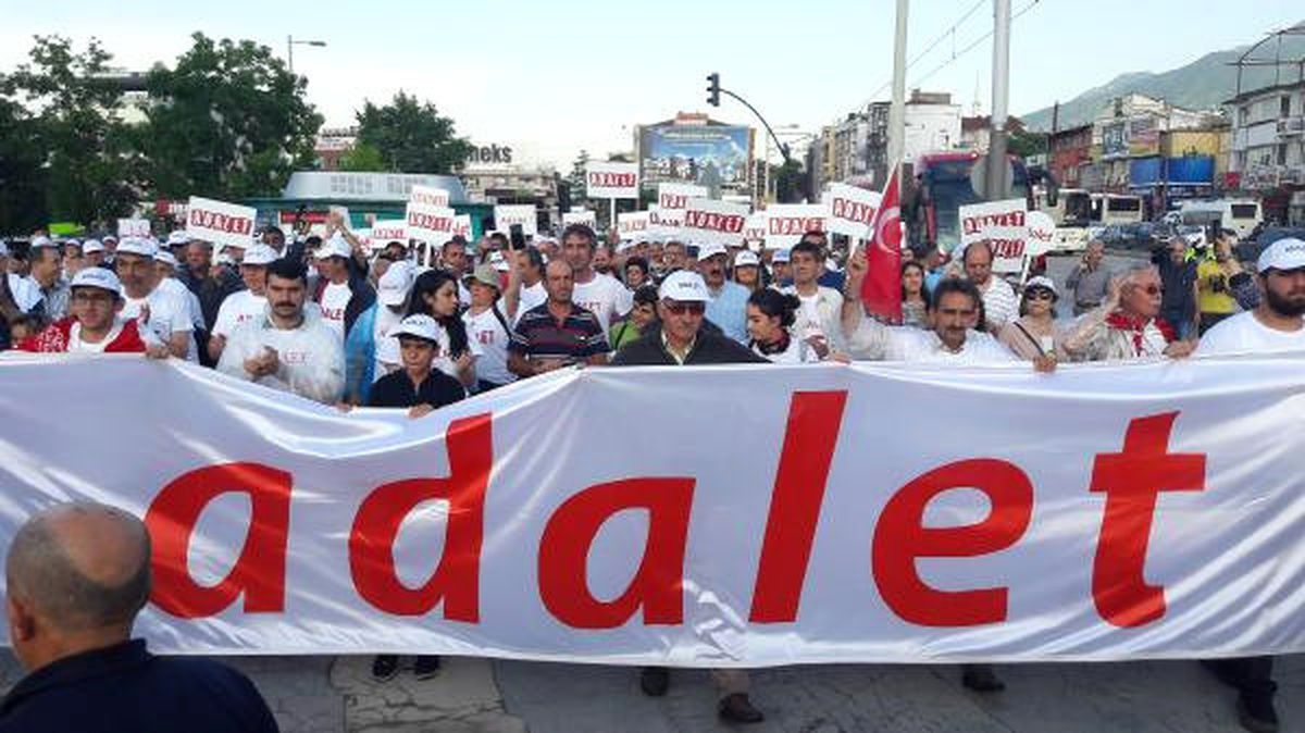 Bursa\'da CHP\'den \'Adalet Yürüyüşü\'ne Destek