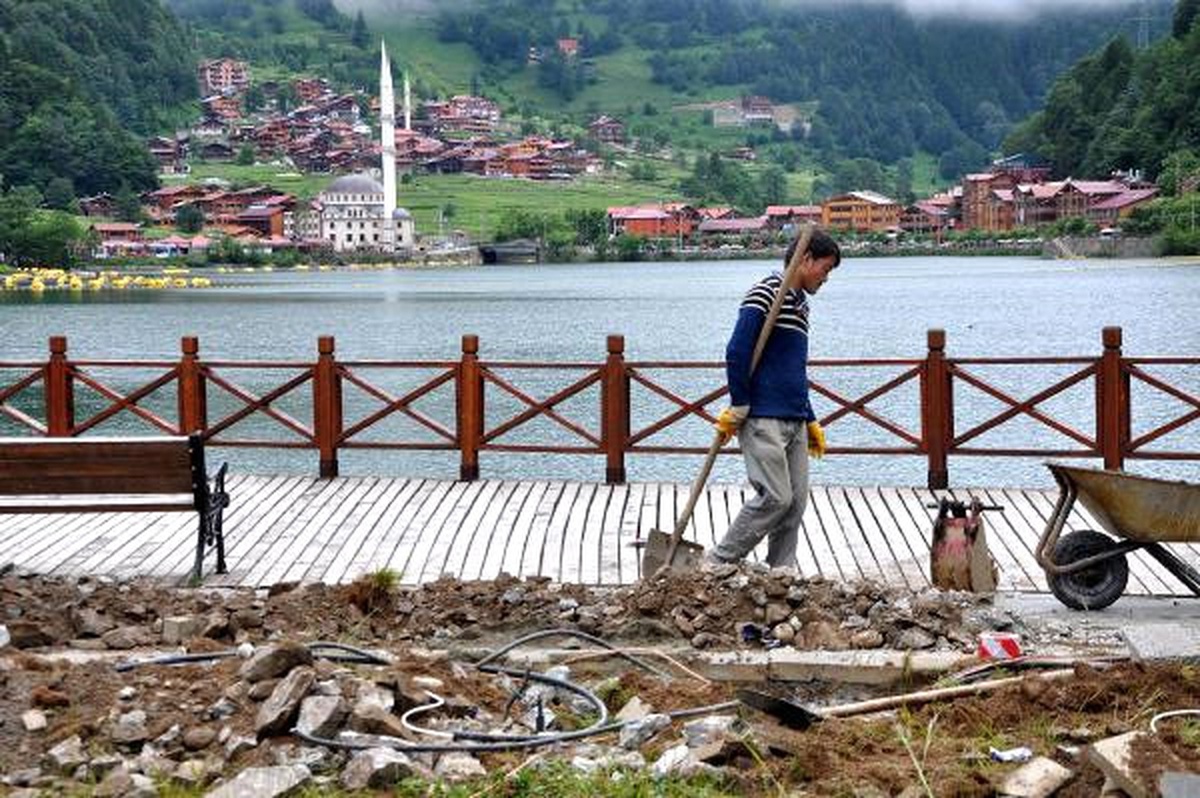Dha Yurt - Turizm Merkezi Uzungöl\'de İmar Kirliliği Yaşanıyor (Görüntü Ekiyle Yeniden)