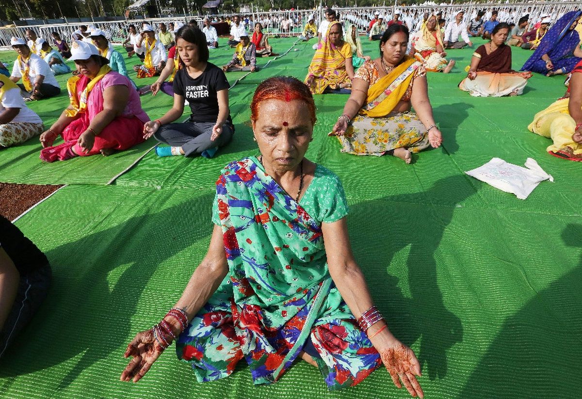Hindistan\'da Dünya Yoga Günü Kutlamaları Başladı
