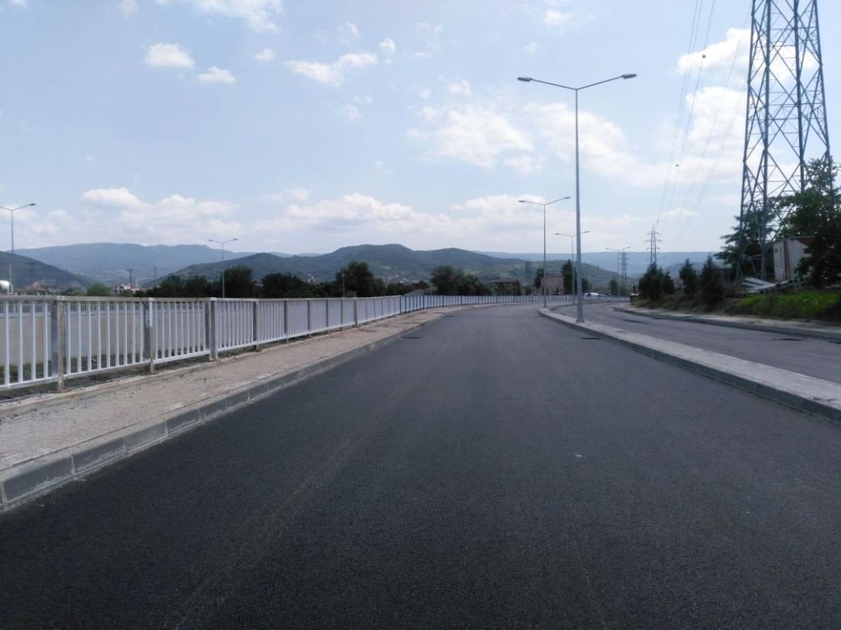 Hisar Deresi Kavşağı\'nda Asfalt Çalışmaları Yapıldı
