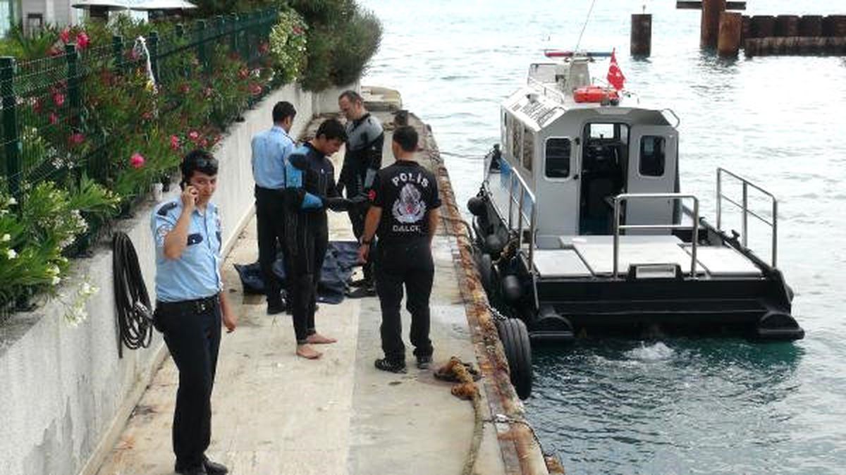 Karaköy\'de Denizden Ceset Çıktı