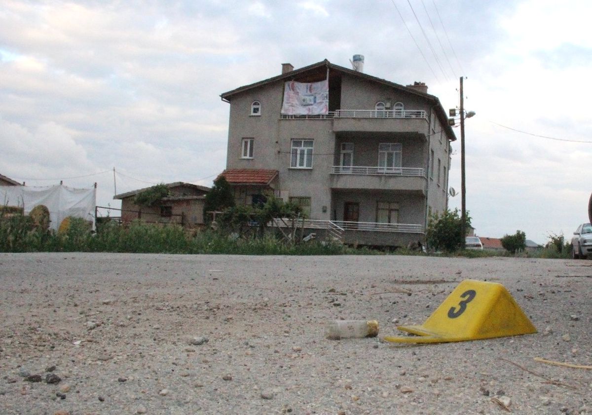 Konya\'da Alacak Verecek Kavgası Kanlı Bitti: 3 Yaralı