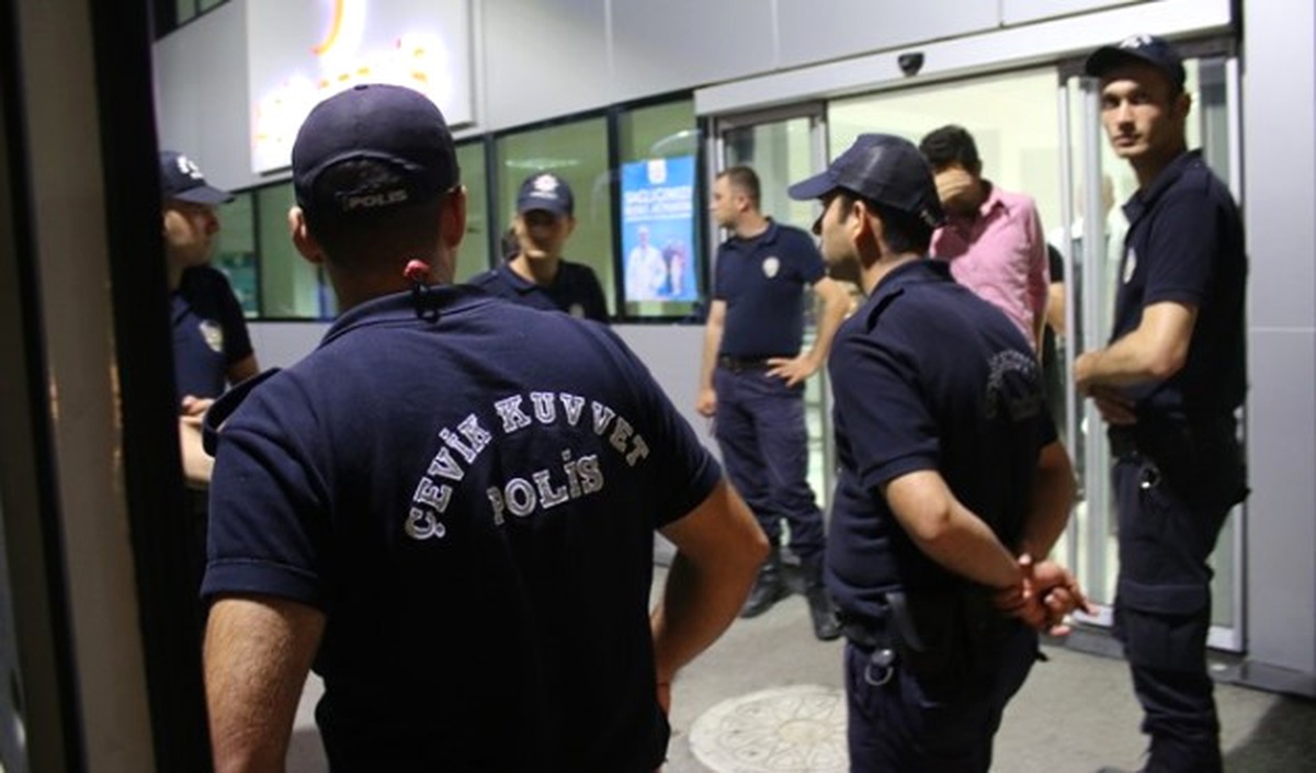 Manisa\'daki Yemek Şirketinin Çalışanları İçin Ek Gözaltı Süresi Verildi