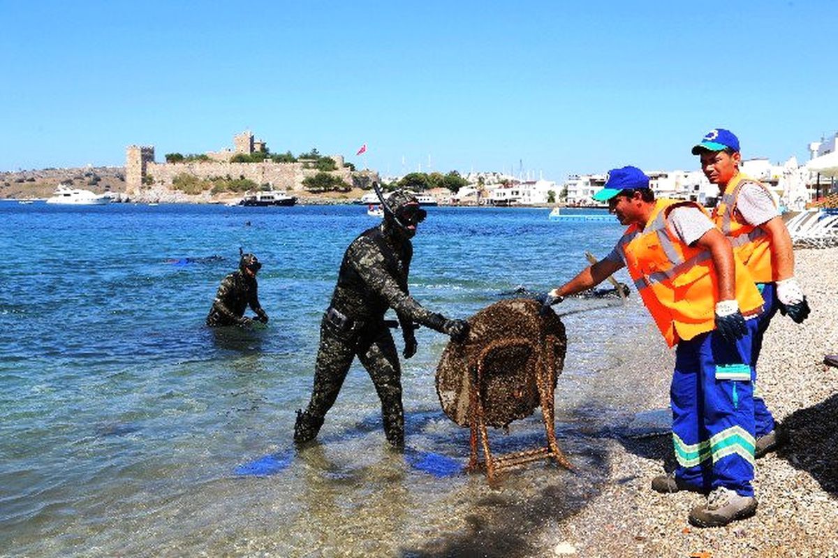 Milas\'ta Deniz Temizliği