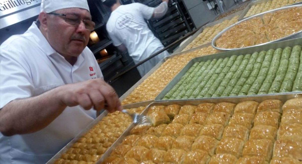 Nadir Güllü\'den Ramazan Bayramına Özel Baklava Tarifi