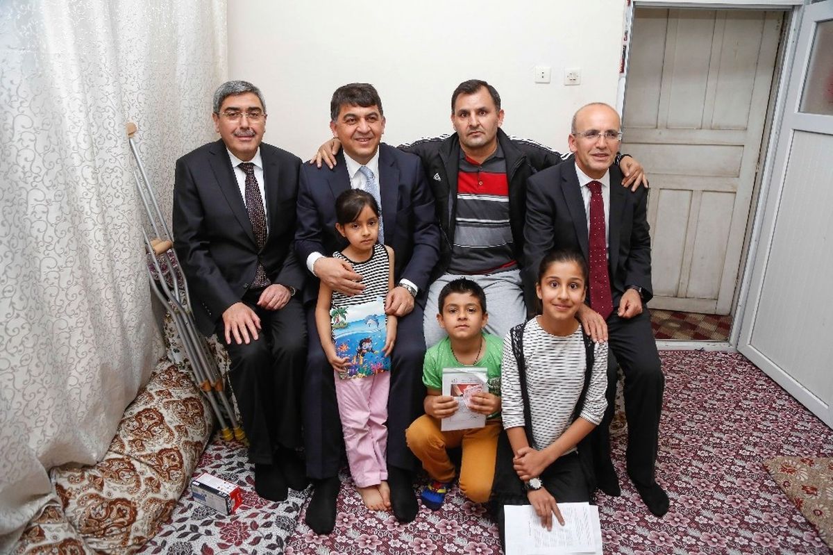 Şimşek ile Fadıloğlu, İftar Öncesi Aileleri Ziyaret Etti
