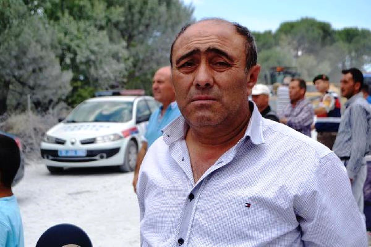 Tozdan Bıkan Mahalleli Yol Kapattı