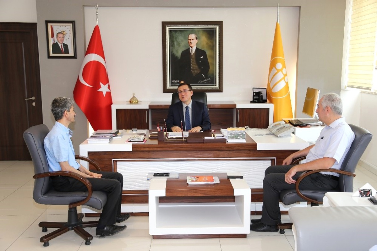 Tübitak Yarışmasında Dereceye Giren Öğrencilerden Rektör Kızılay\'a Ziyaret