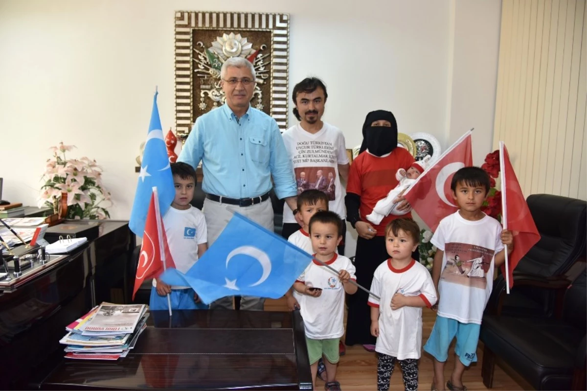 Türkistanlı Turan\'dan Kula\'ya Ziyaret