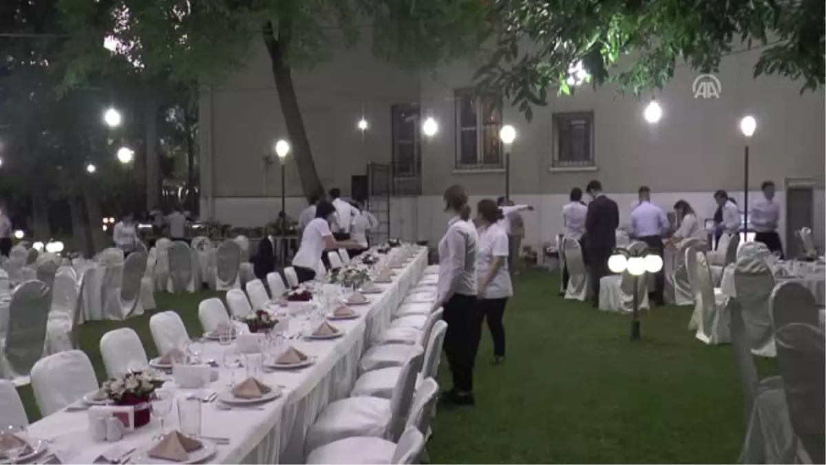 Türkiye\'nin Tiflis Büyükelçiliği Iftar Programı Düzenledi