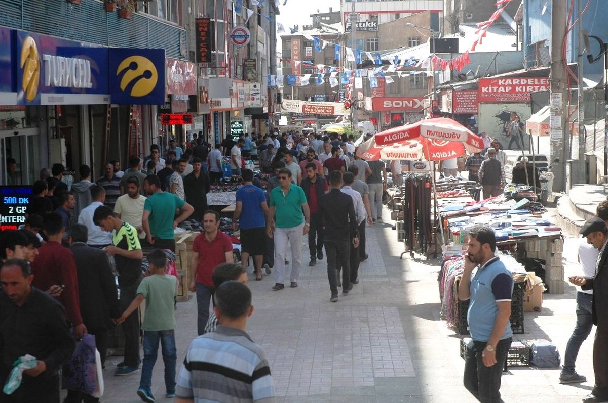 Van\'da Bayram Tezgâhları Kuruldu