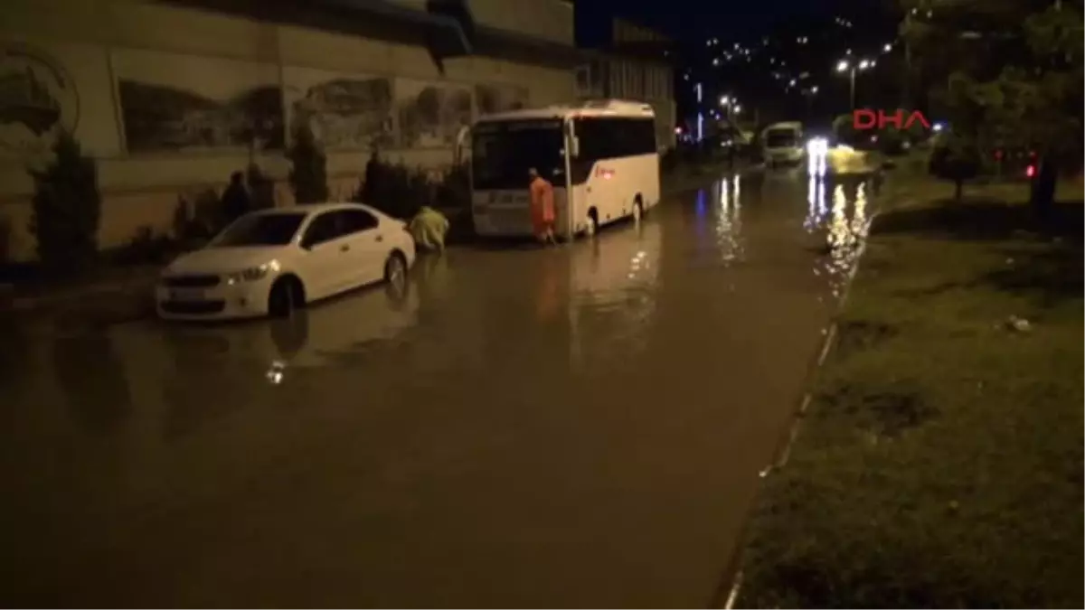 Zonguldak\'ta Yağmur Ulaşımı Etkiledi