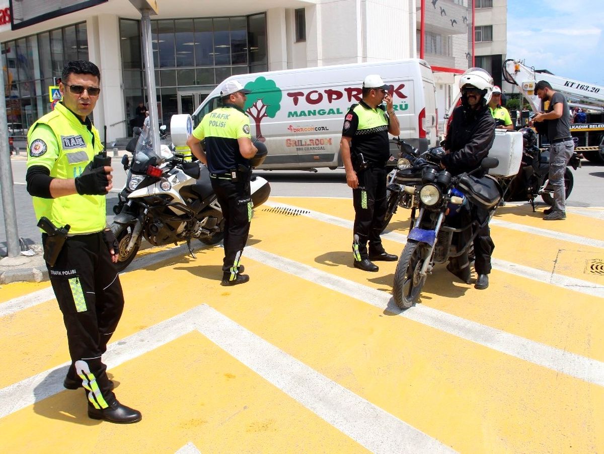 1,5 Saatte 52 Motosiklet Sorgulandı