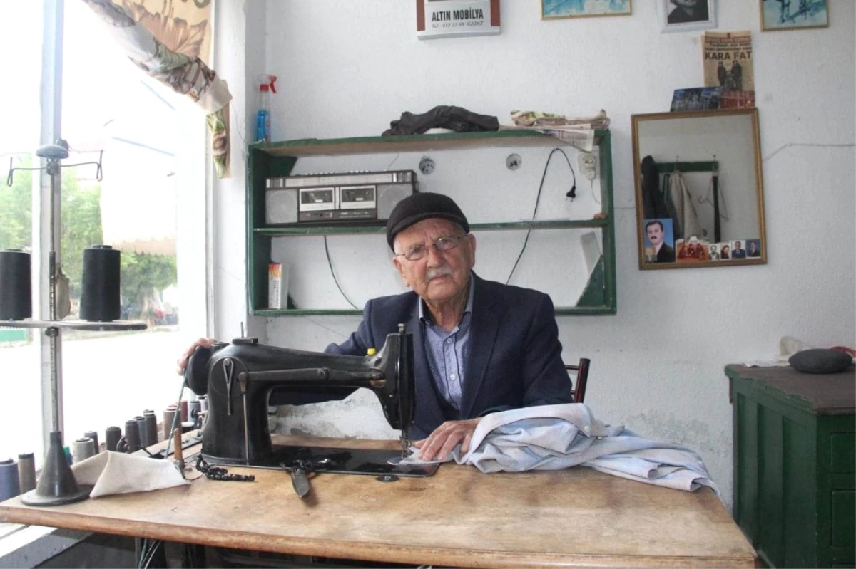 Ustasından Yadigar 71 Yıllık Dikiş Makinesiyle Teknolojiye Meydan Okuyor