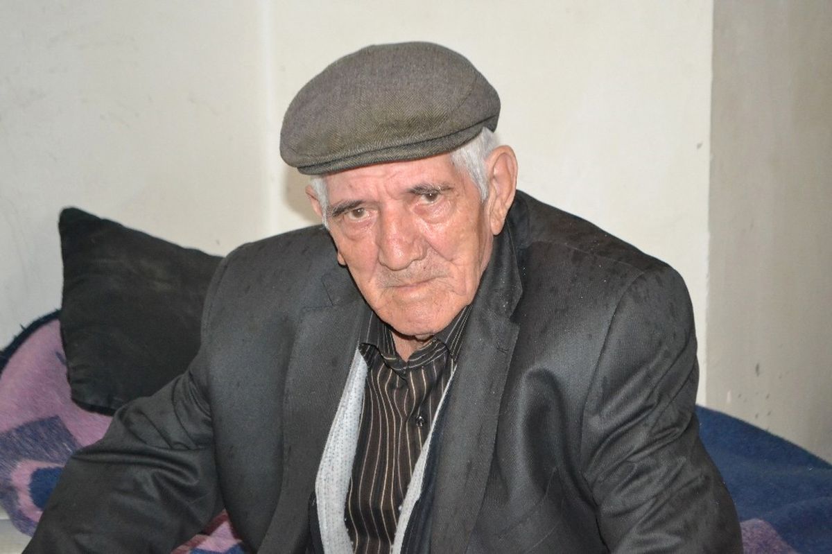 80 Yaşındaki Ömer Dalgıç Suyu Olmayan Bir Dükkanda Yaşamaya Çalışıyor
