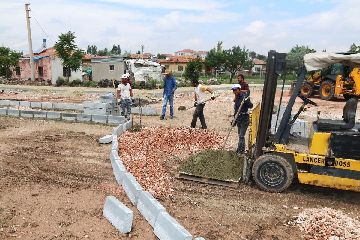 Aksaray\'da Mahallelere Yeni Park Yapılıyor