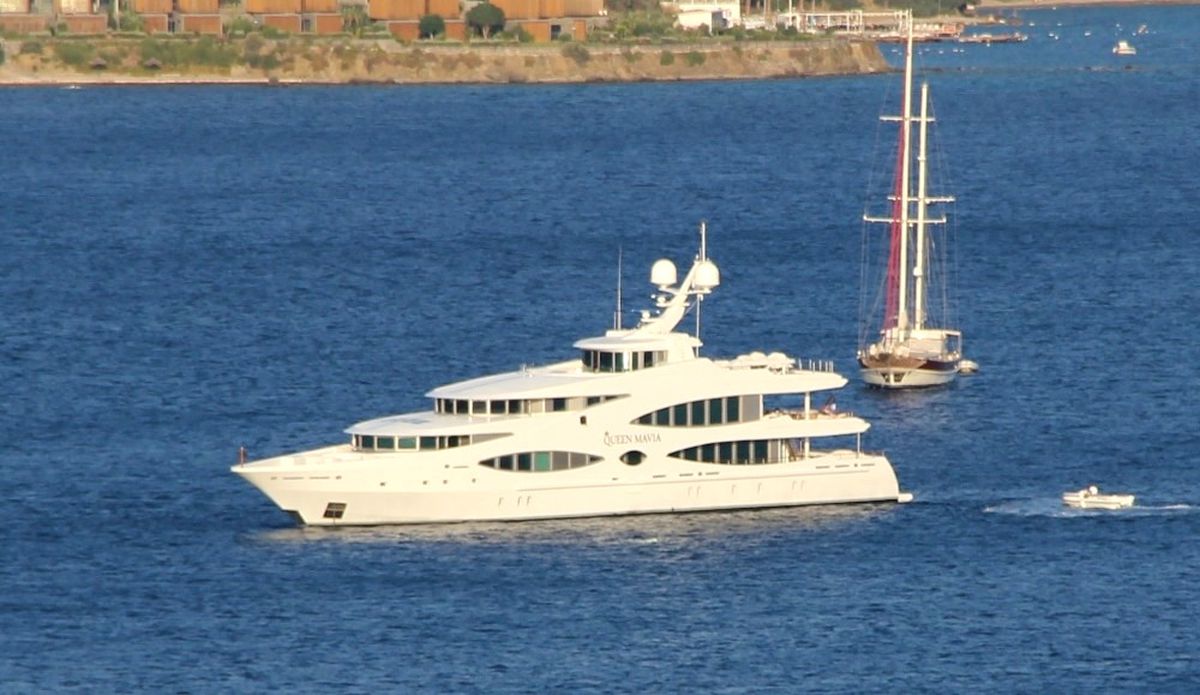 Arap Milyarder Yüzen Sarayı ile Bodrum\'a Geldi