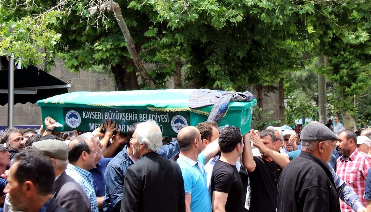 Asansör Boşluğuna Düşen Çocuk Toprağa Verildi