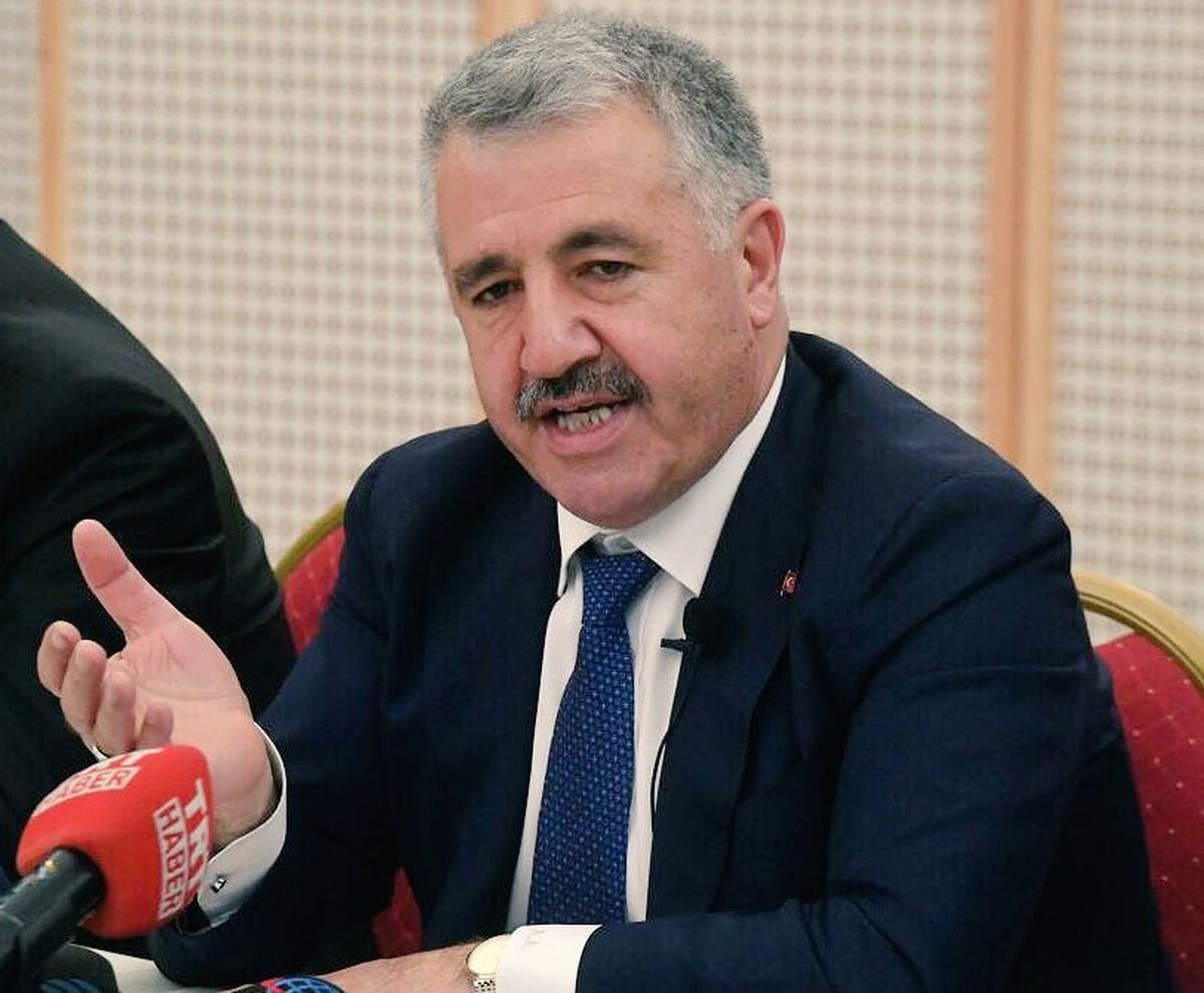 Bakan Arslan\'dan Bayramda Otoyol ve Köprülere İlişkin Açıklama