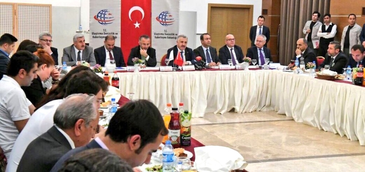 Bakan Arslan, Ulaştırma Muhabirleri ile Geleneksel İftar Yemeğine Katıldı