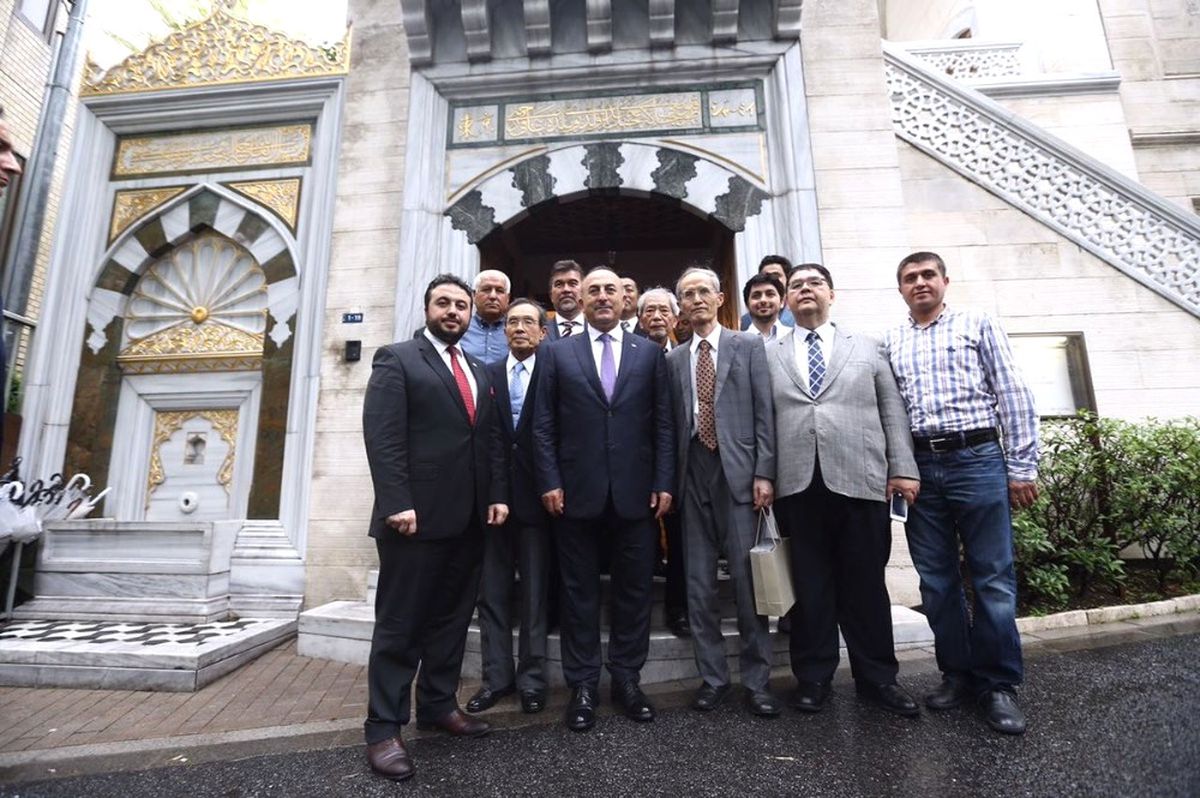 Bakan Çavuşoğlu, Tokyo Camii\'ni Ziyaret Etti