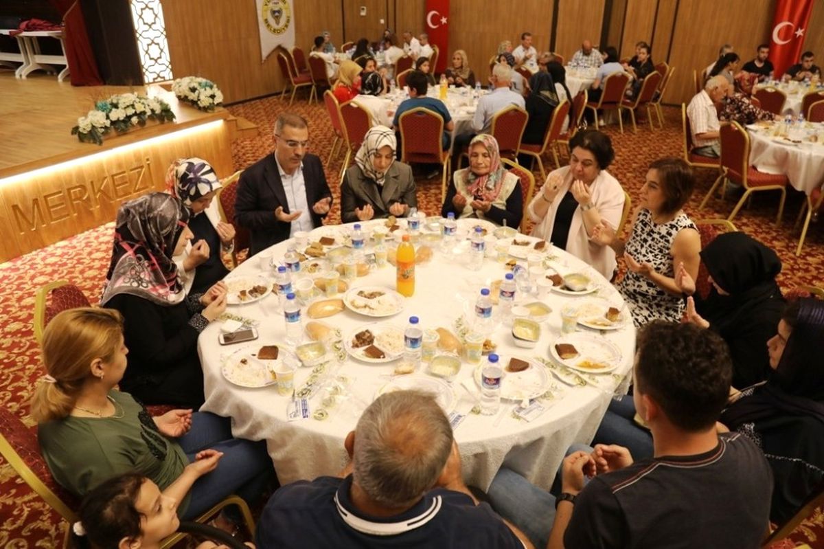 Başkan Çelikcan Şehit Aileleri ile İftarda Buluştu