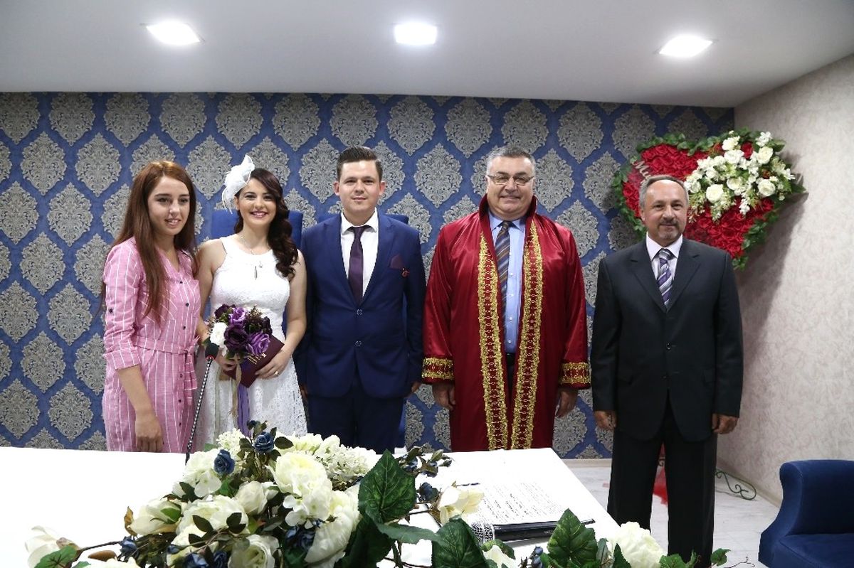 Başkan Kesimoğlu\'ndan Genç Çifte Sürpriz