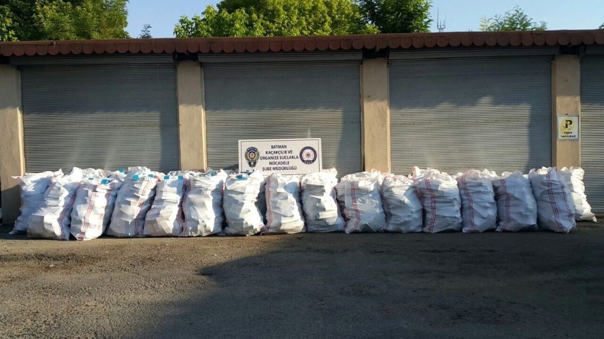 Batman\'da 57 Bin Paket Kaçak Sigara Ele Geçirildi