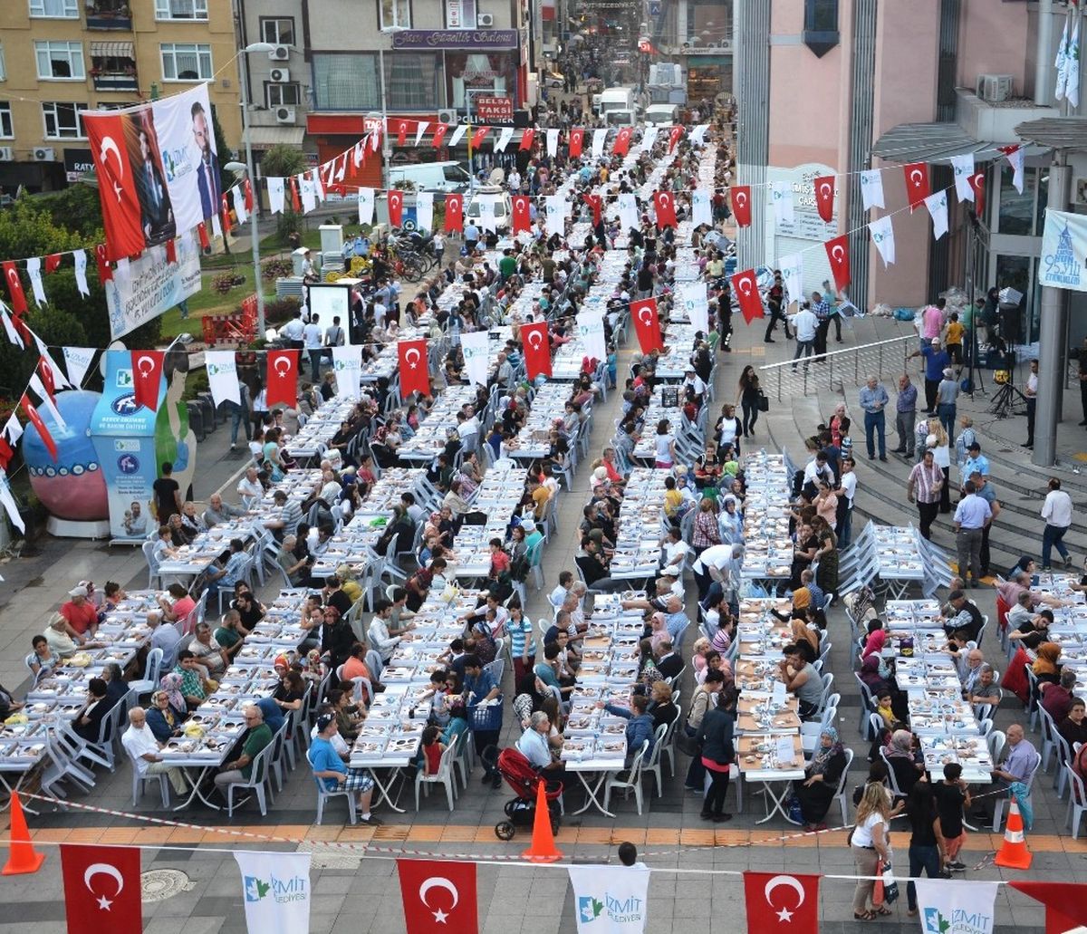 Belsa Plaza Önünde 4 Bin Kişilik İftar Yemeği Verilecek