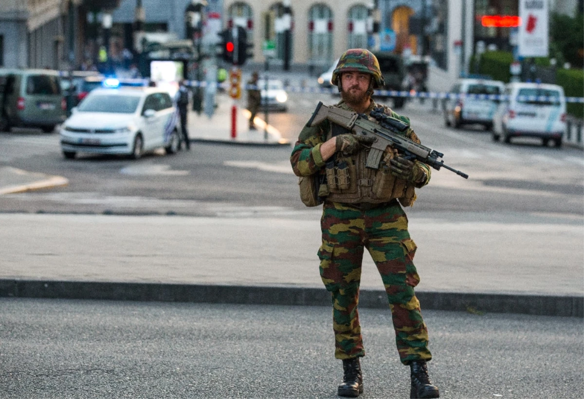 Brüksel\'deki Terör Alarmı
