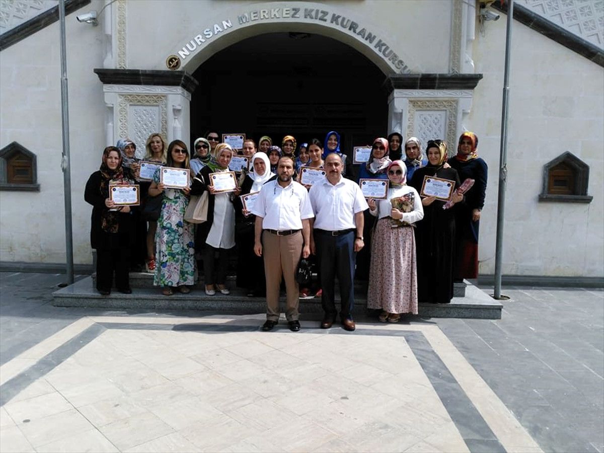 Bu Ramazanda El Karda Gönül Kur\'anda" Projesi