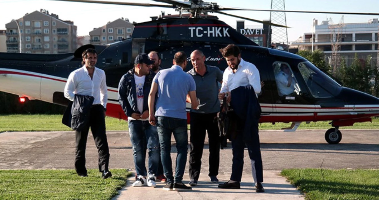 Bursaspor\'un Anlaştığı Teknik Direktör Le Guen, Şehre Helikopterle Geldi