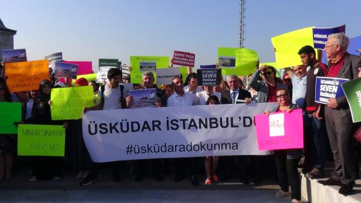 Dha İstanbul - Üsküdarlılar\'da Bahçe Duvarları Çatlayan Şemsi Paşa Cami İçin Eylem