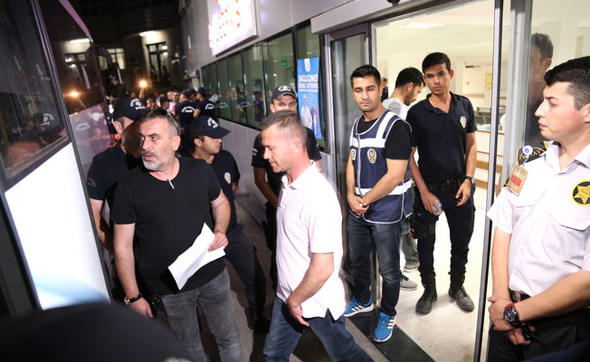 Dha Yurt - Kışladaki Zehirlenme Sorşturmasında 40 Şüpheliden 25\'i Adliyeye Sevk Edildi (4)