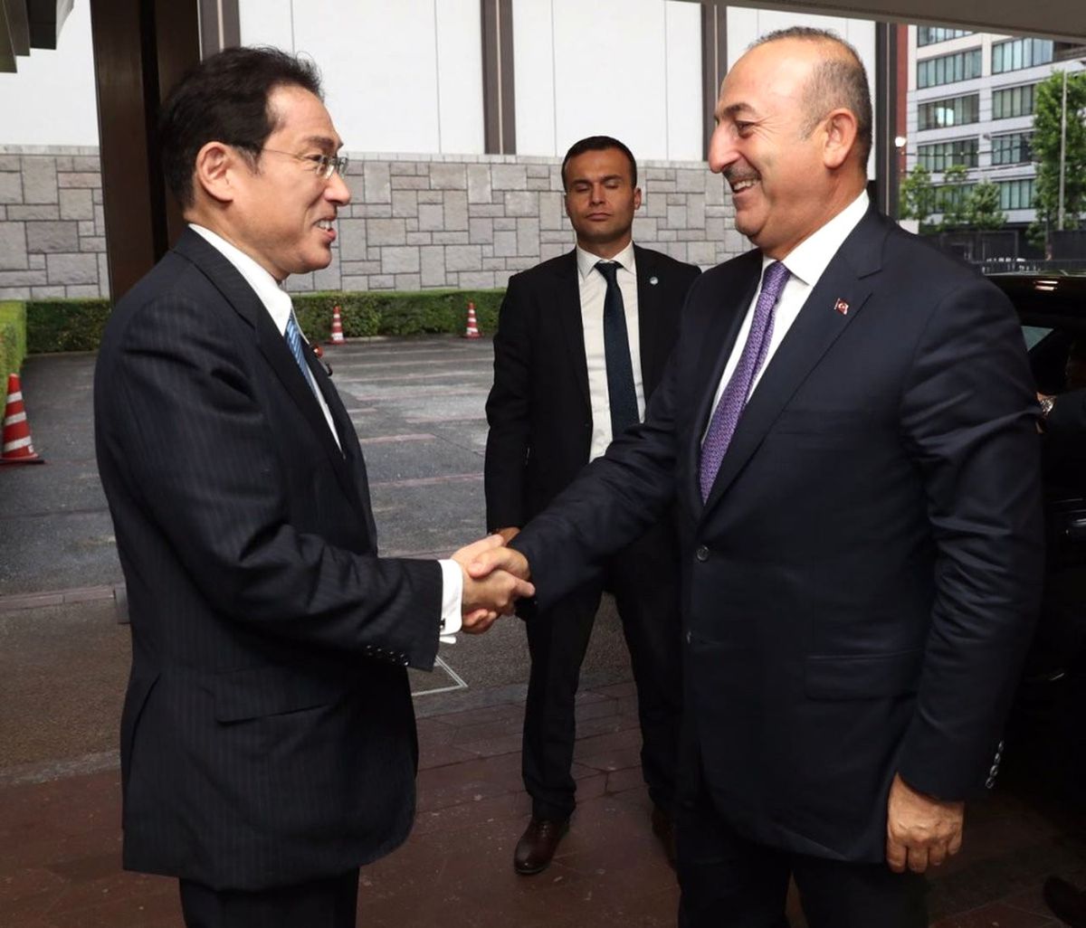 Dışişleri Bakanı Çavuşoğlu, Japon Mevkidaşı Kishida ile Görüştü