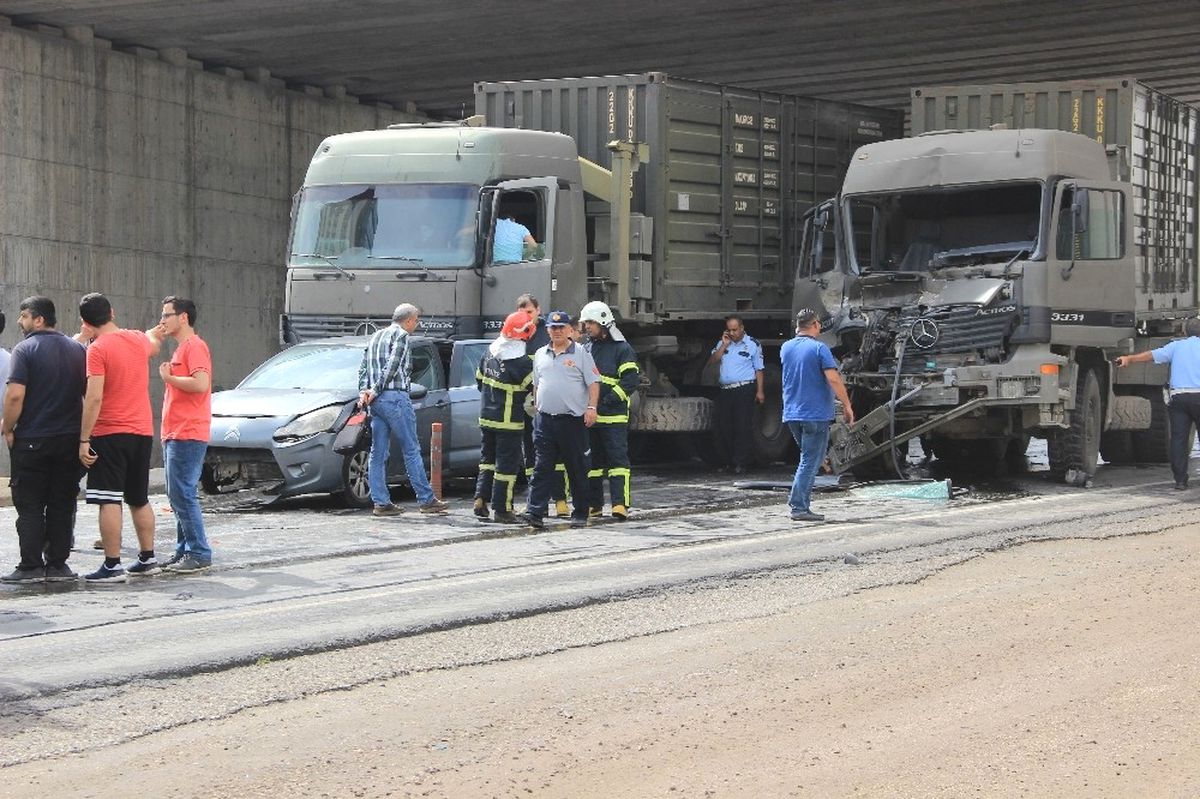Gaziantep\'te Askeri Konvoyda Kaza: 1 Asker Yaralı