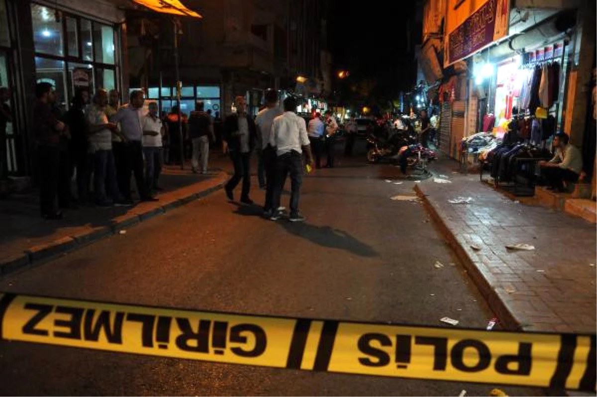 Gaziantep\'te Bayram Alışverişine Çıkan Kalabalığa Silahlı Saldırı: Biri Ağır 5 Yaralı