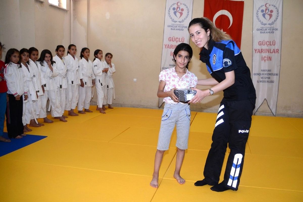 Hakkari Polisi, Judo Takımını Ziyaret Etti
