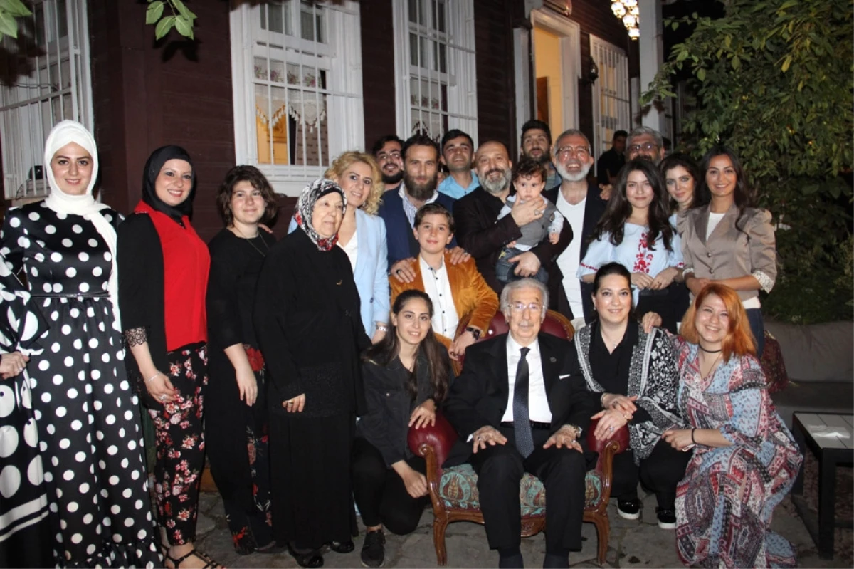 Harun Osmanoğlu\'ndan Payitaht Ekibine Iftar