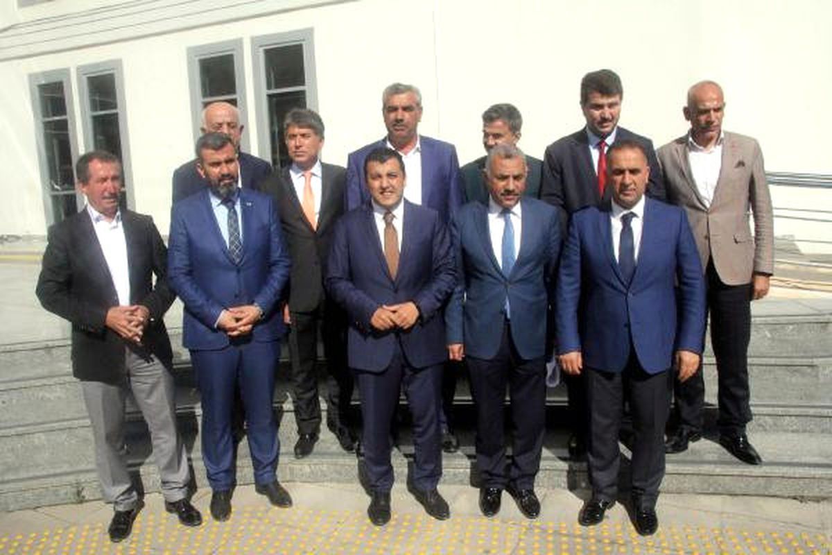 Hatay\'da Ak Partililerden, Lütfü Savaş Hakkında Suç Duyurusu