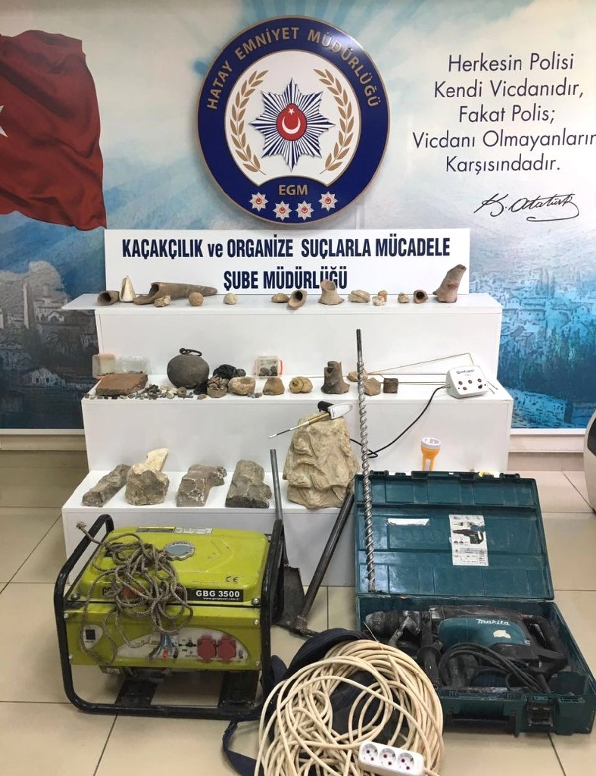 Hatay\'da Tarihi Eser Kaçakçılarına Baskın